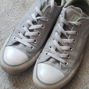 Women's 8 Converse